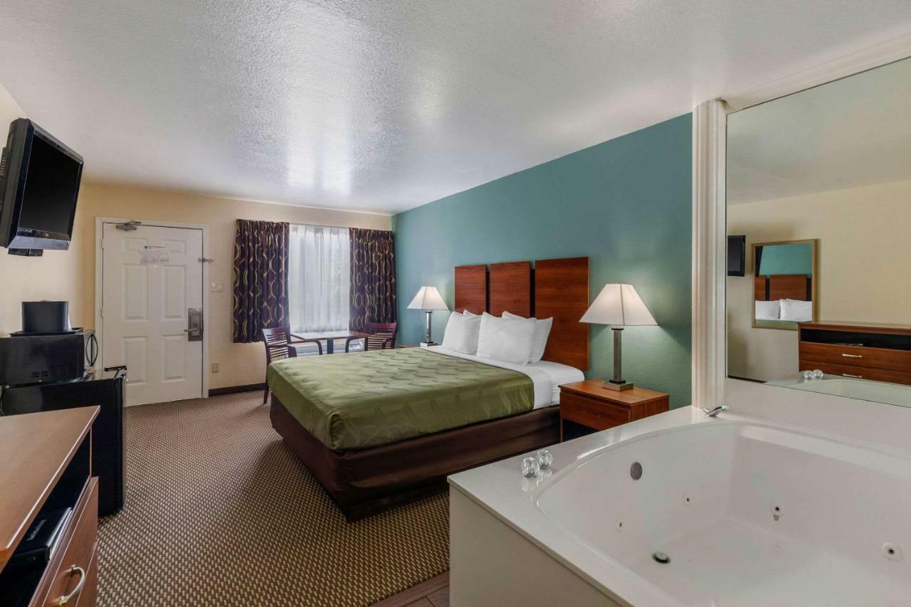 Baymont By Wyndham Willow Park Exterior photo